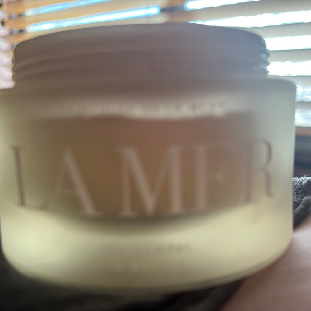 Original Formula La Mer - The Powder - Loose Setting Powder in Translucent - Picture 2 of 7